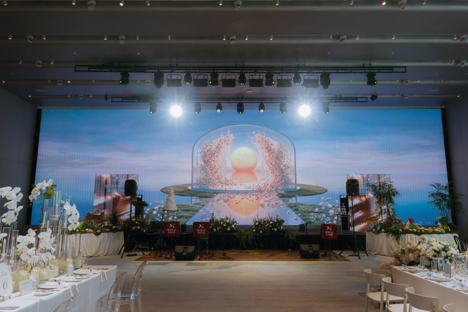Above the Clouds: A Wedding Showcase