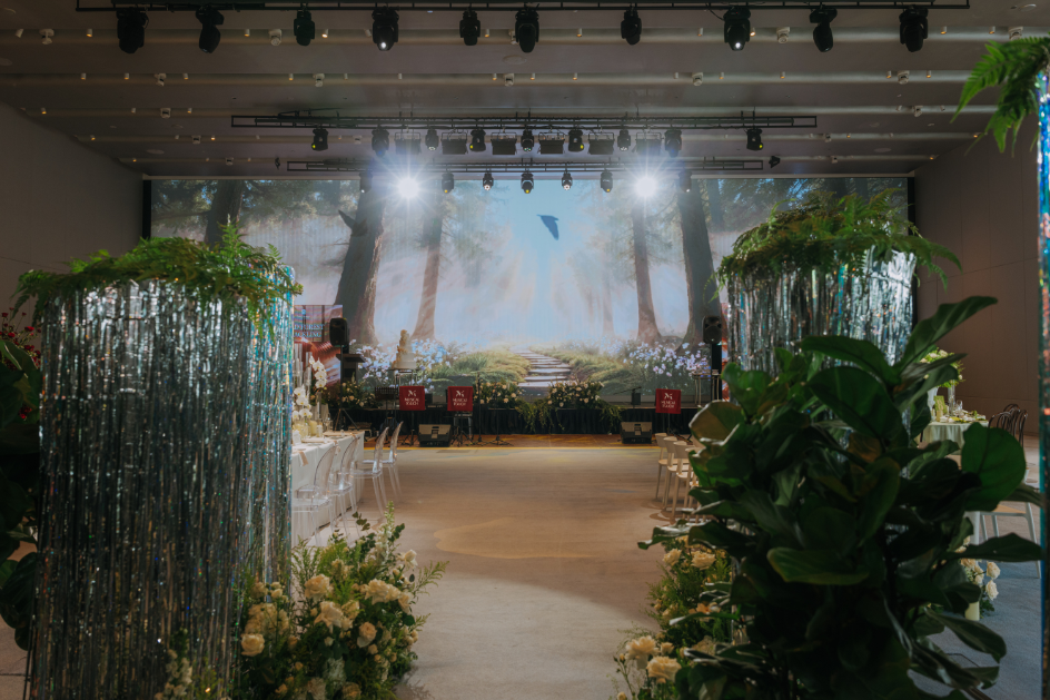 Above the Clouds: A Wedding Showcase
